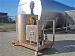 mobiele rvs tank met roerwerk en pomp