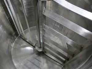 Mengtank met geschraapt hekroerwerk - warmtewisselaar - isolatie - 1000 liter