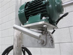 Roerwerk met verrijdbaar hefstatief