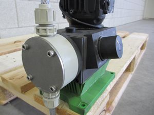 Grundfos DMX 27-10 doseerpomp (27 l/hr - 10 bar)