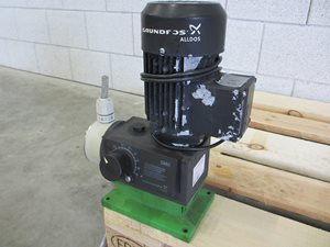 Grundfos DMX 27-10 doseerpomp (27 l/hr - 10 bar)