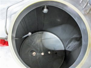 rvs tank 1600 liter met trap en bordes