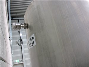 rvs tank 1600 liter met trap en bordes