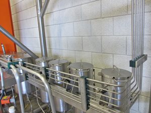 Vloeistoffen-doseerstation (6x doseerpomp met voorraadtank)