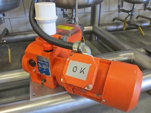 Vloeistoffen-doseerstation (6x doseerpomp met voorraadtank)