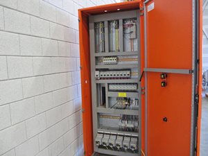 Vloeistoffen-doseerstation (6x doseerpomp met voorraadtank)